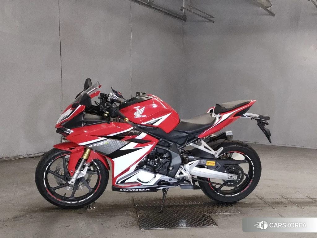 Проданный Honda CBR250RR 2017 из Японии, фото 2