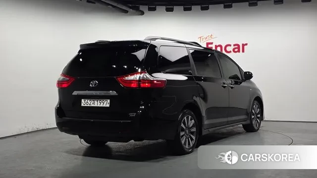 Toyota Sienna id 3708901 из Кореи 12