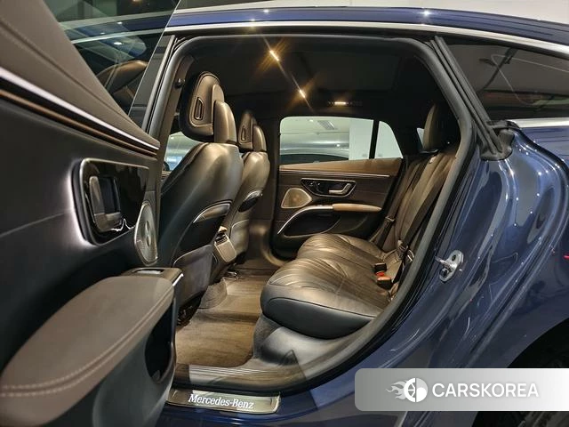 Mercedes-Benz EQS 2024 Синий из Китая, фото 2