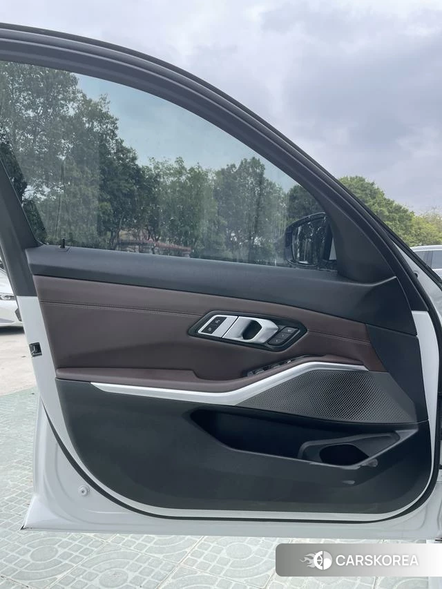 BMW 3 series id 4348418 из Китая 12