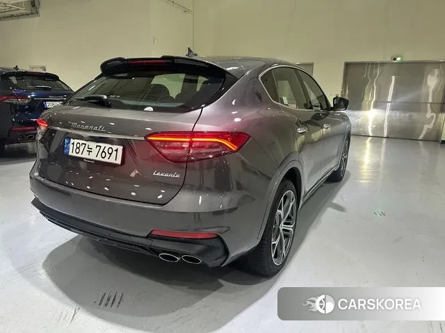 Maserati Levante id 3706837 из Кореи 10
