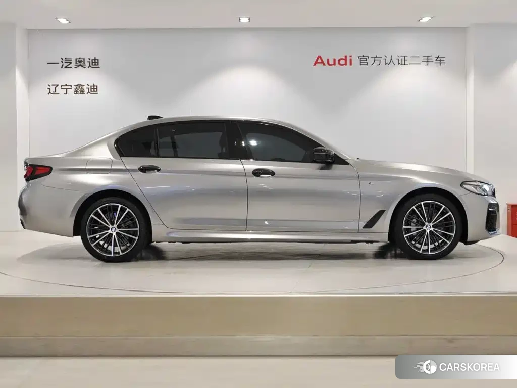 BMW 5 series 2023 Silver/gray из Китая, фото 2