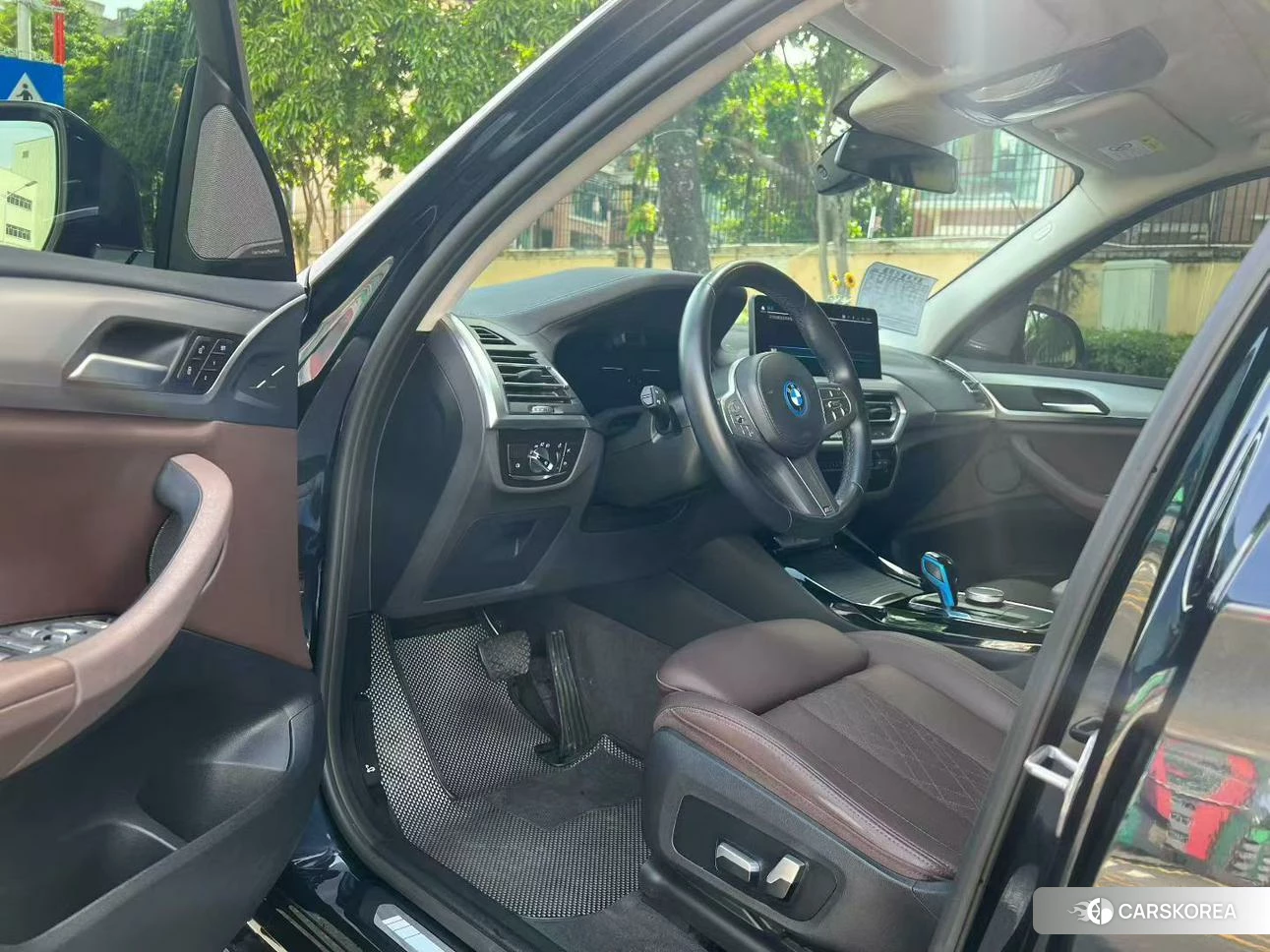 BMW iX3 2023 Черный из Китая, фото 2