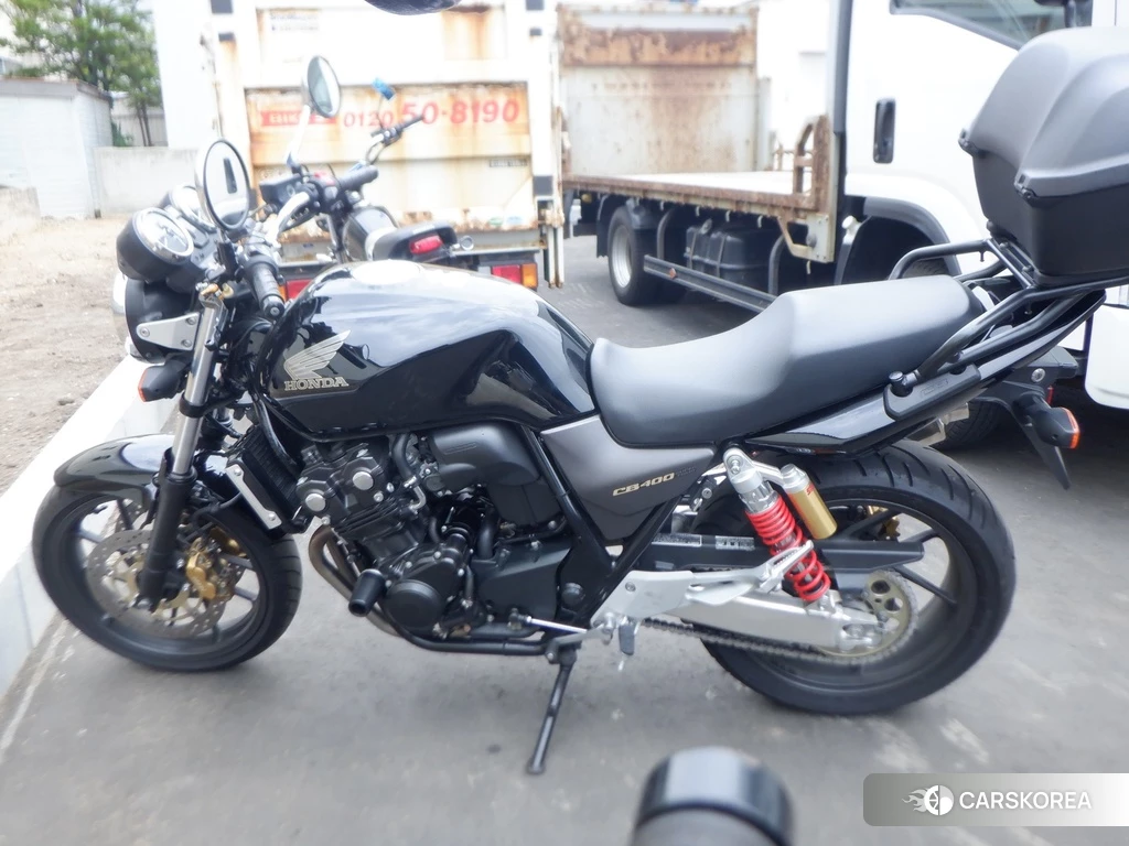 Проданный Honda CB400SF ABS 2015 из Японии, фото 2