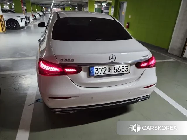 Mercedes-Benz E-Class W213 2023 Белый из Кореи, фото 2