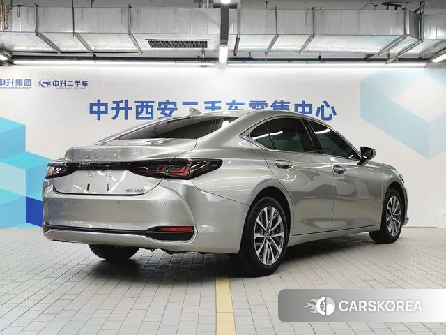 Lexus ES 2025 Шампань из Китая, фото 4
