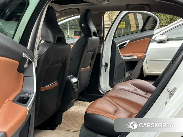 Volvo S60 id 3888983 из Китая 9