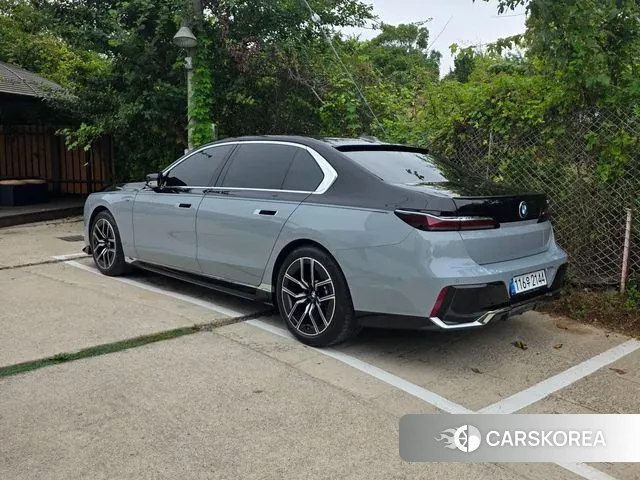 BMW 7 Series (G70) id 3288598 из Кореи 11