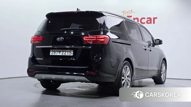 Kia The New Carnival id 4667142 из Кореи 12