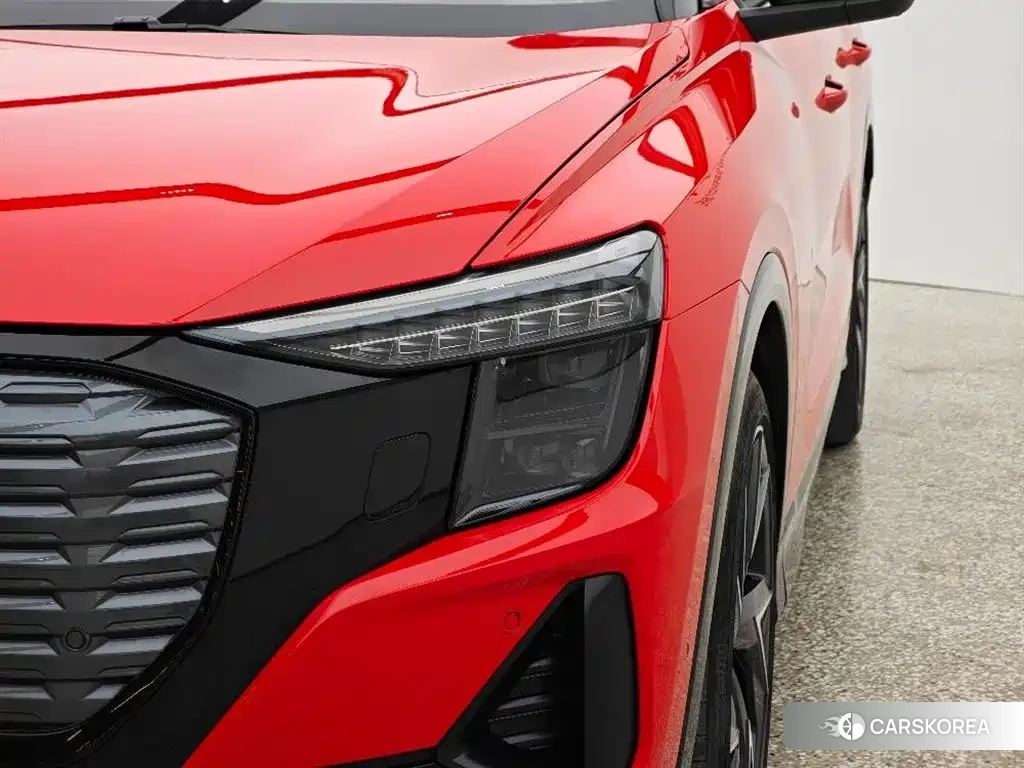 Audi Q5 e-tron 2024 Red/purple из Китая, фото 3