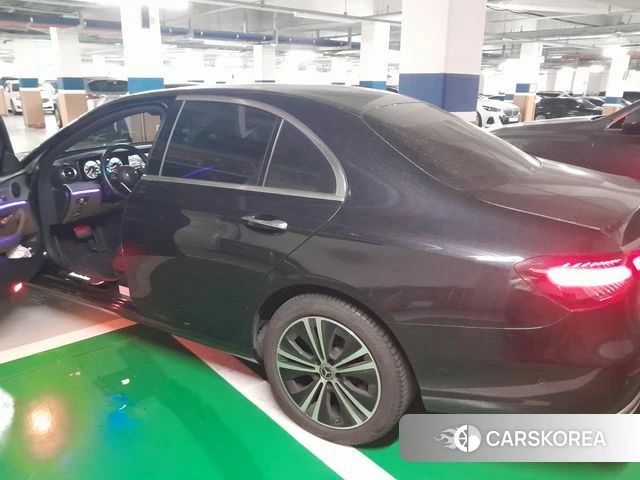Mercedes-Benz E-Class W213 2021 Черный из Кореи, фото 3