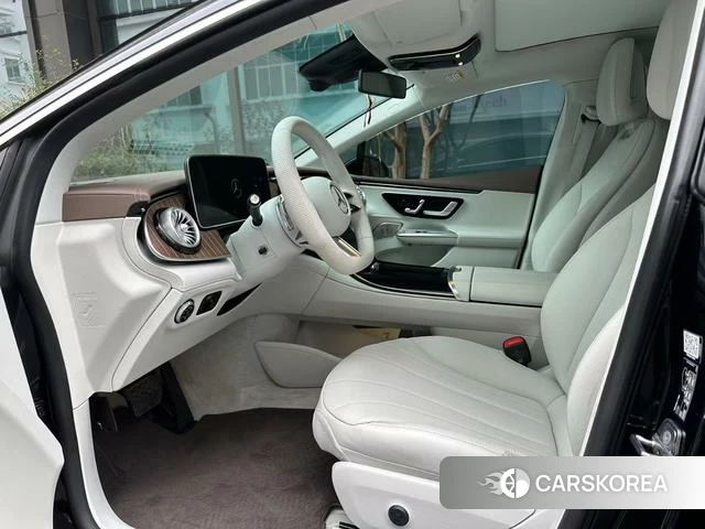 Mercedes-Benz EQE 2023 Черный из Китая, фото 2