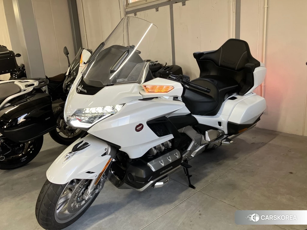 Проданный Honda GL1800 TOUR DCT 2018 из Японии, фото 2