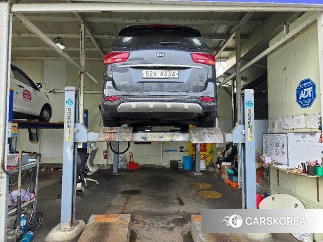 Kia The New Carnival 2018 Серый из Кореи, фото 2