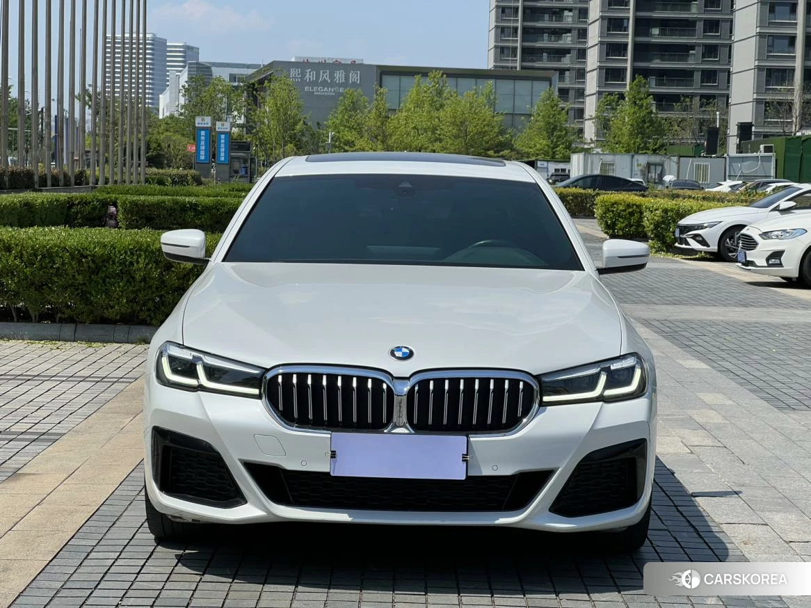 BMW 5 series 2022 Белый из Китая, фото 2