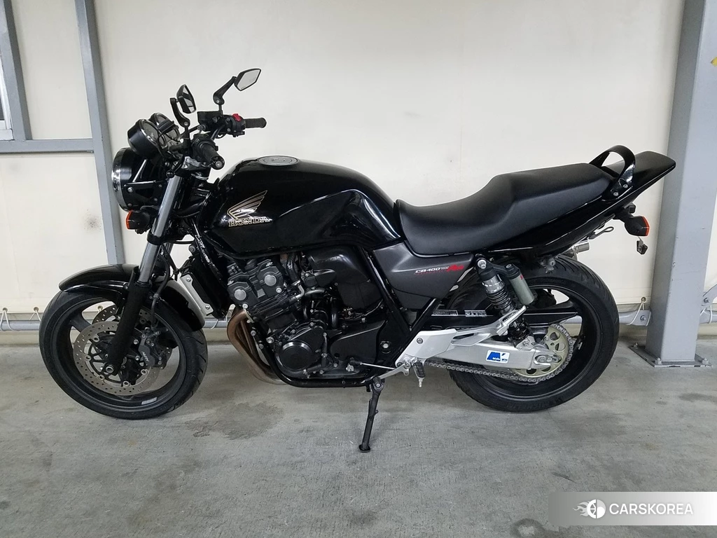 Проданный Honda CB400SF 2010 из Японии, фото 2