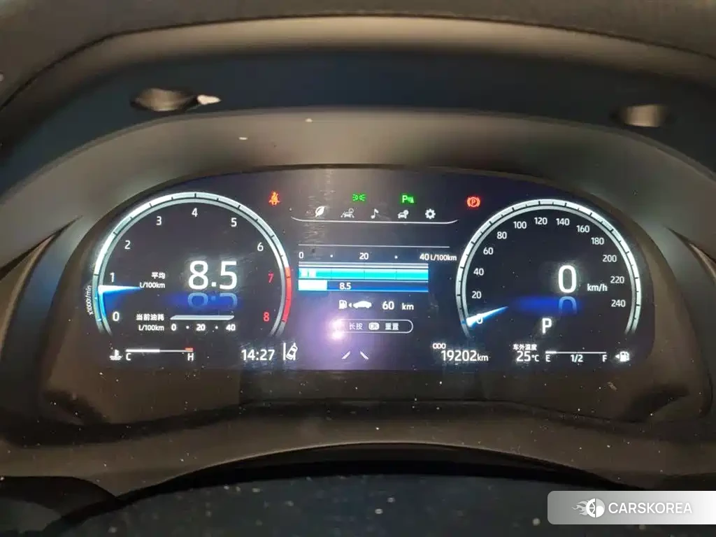 Toyota Camry 2024 Белый из Китая, фото 2