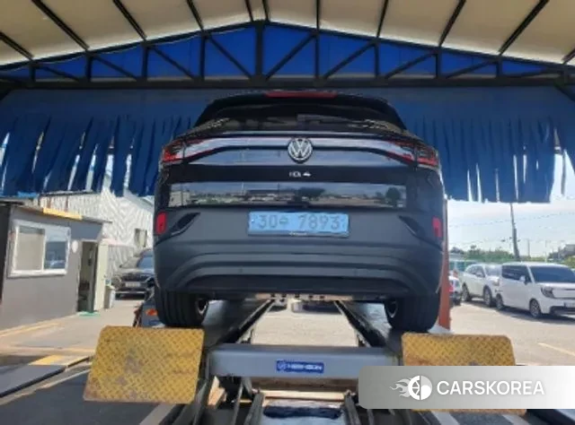 Volkswagen ID.4 2023 Черный из Кореи, фото 2