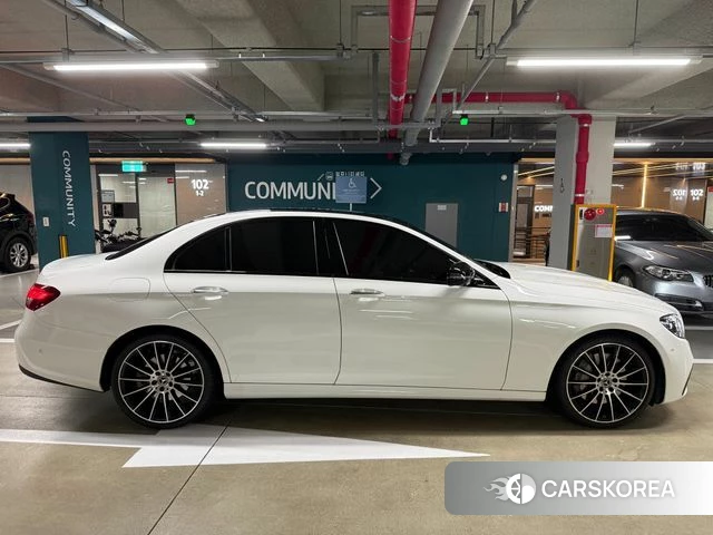 Mercedes-Benz E-Class W213 2023 Белый из Кореи, фото 2