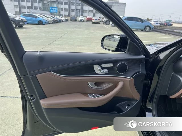 Mercedes-Benz E-class id 4313855 из Китая 8