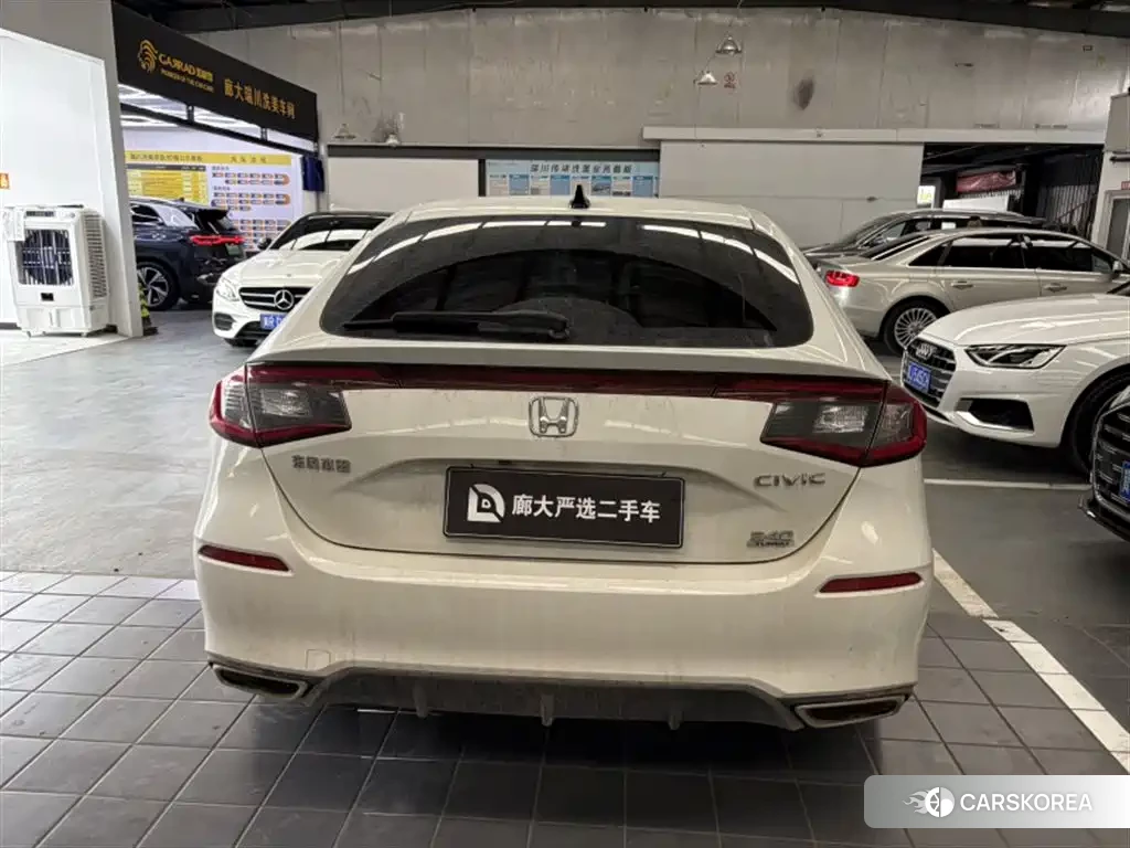Honda Civic 2023 Белый из Китая, фото 2