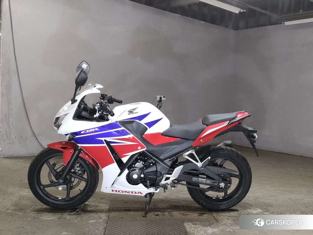Проданный Honda CBR250R 2015 из Японии, фото 2