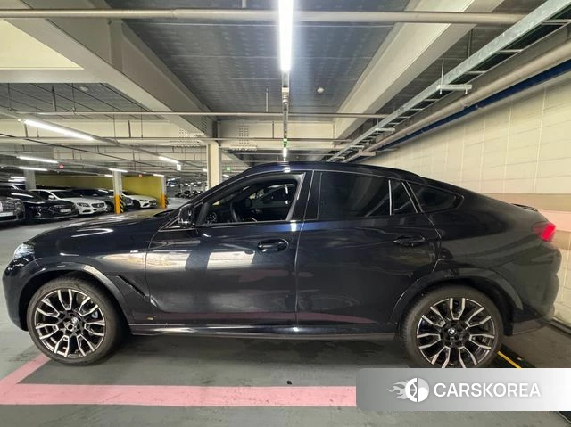 BMW X6 (G06) 2026 Черный из Кореи, фото 2