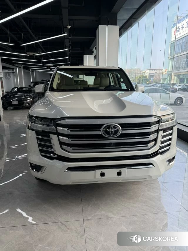 Toyota Land Cruiser (imported) 2025 Белый из Китая, фото 3