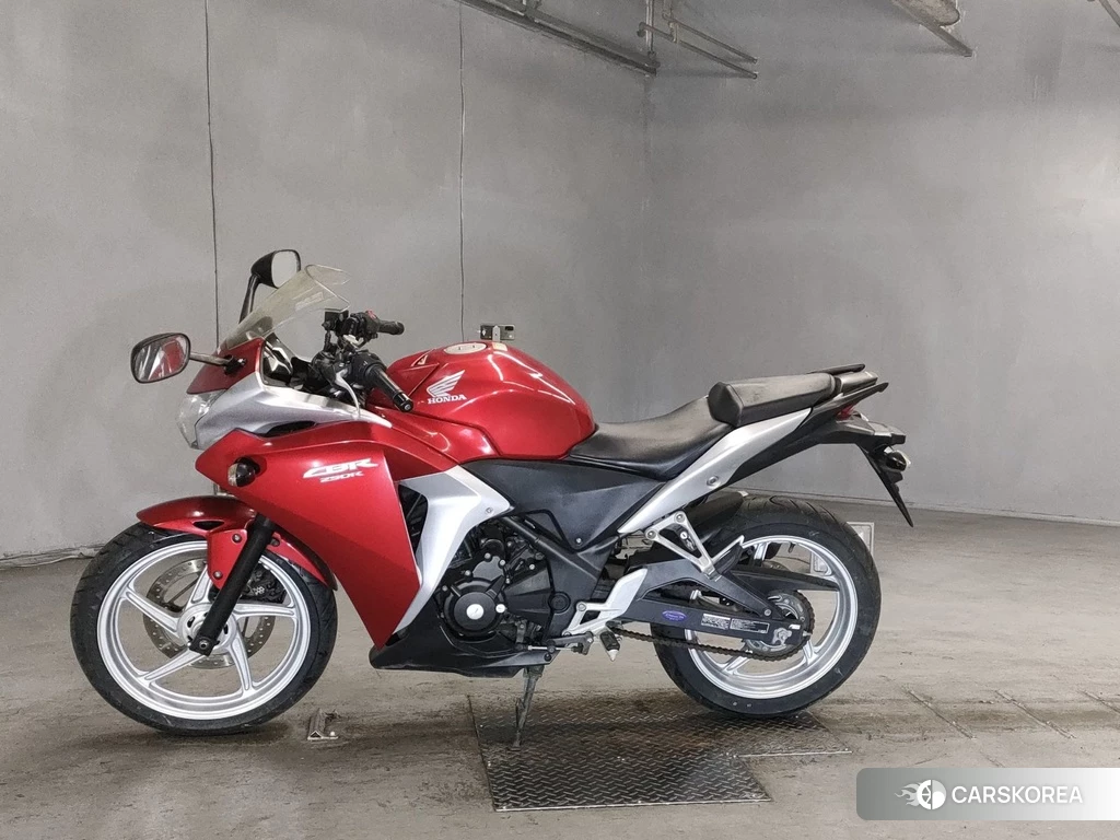 Проданный Honda CBR250R 2011 из Японии