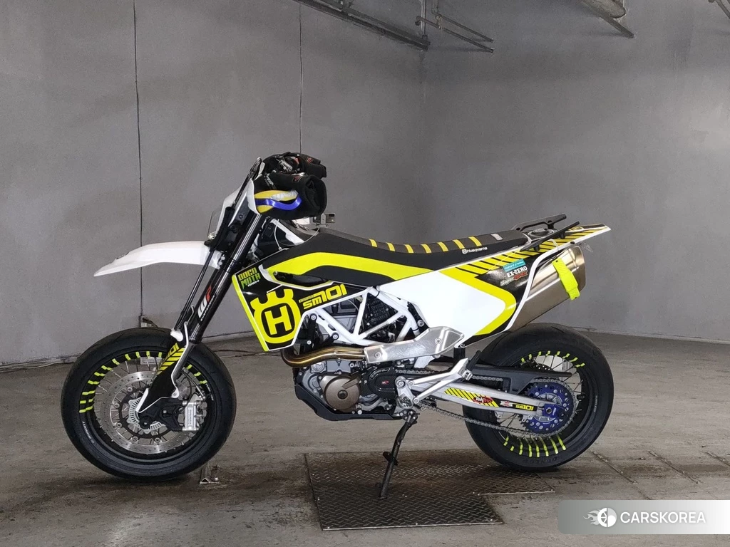 Проданный Husqvarna 701 SUPERMOTO 2017 из Японии, фото 2