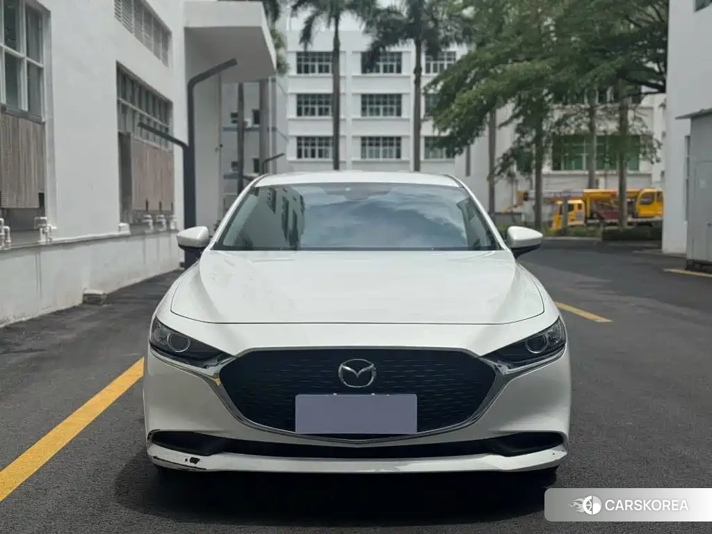 Mazda 3 2024 Белый из Китая, фото 2