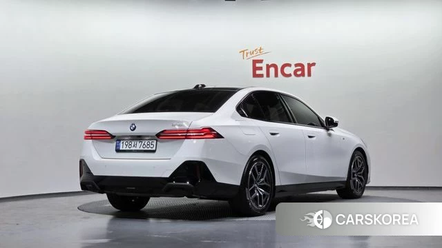 BMW 5 Series (G60) id 3831732 из Кореи 12