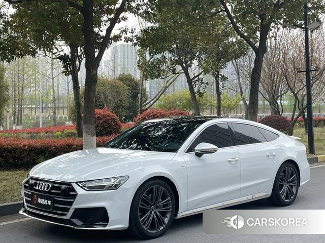 Audi A7 2023 Белый из Китая, фото 2