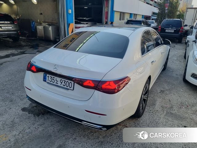Mercedes-Benz E-Class W214 2025 Белый из Кореи, фото 2