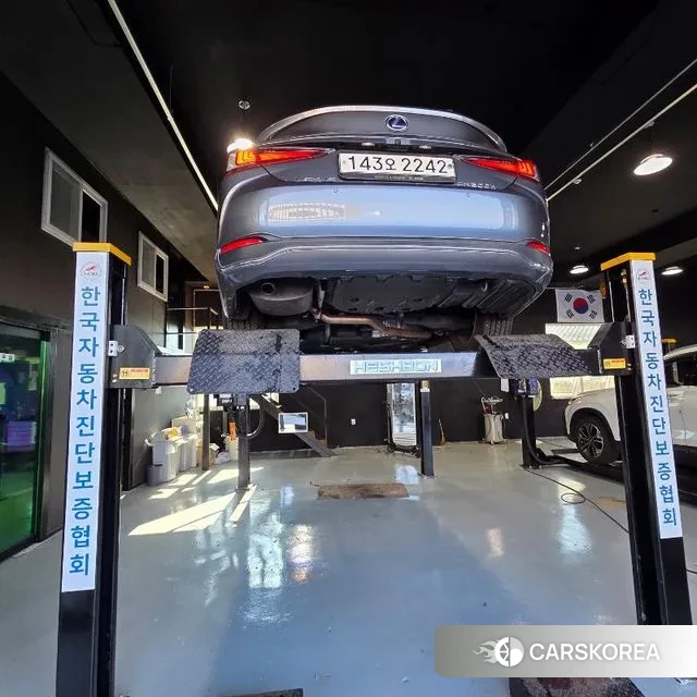 Lexus ES300h 7th generation 2020 Серый из Кореи, фото 2