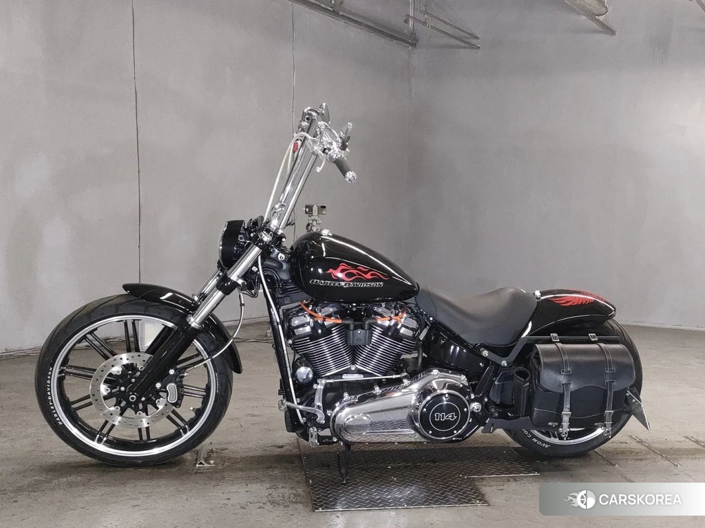 Проданный Harley-Davidson Softail Breakout FXBRS1868 2018 из Японии, фото 2