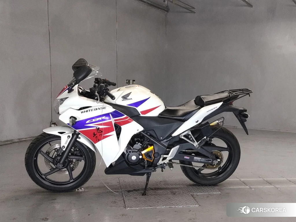Проданный Honda CBR250R 2013 из Японии