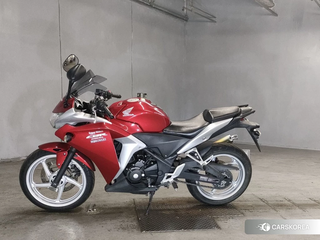 Проданный Honda CBR250R 2011 из Японии
