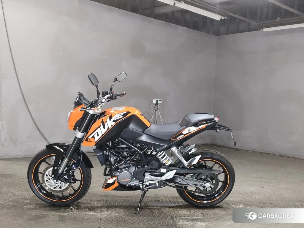 Проданный KTM 125 DUKE id 4141915 из Японии, фото 2