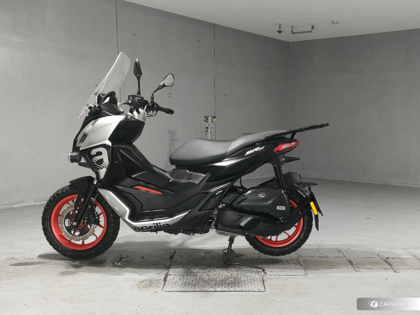 Проданный Aprilia SR GT125 2023 из Японии, фото 2