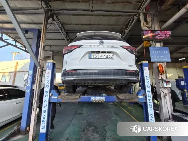 Toyota Sienna 4th Generation 2023 Белый из Кореи, фото 2