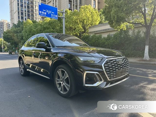 Audi Q5L Sportback 2021 Черный из Китая, фото 3