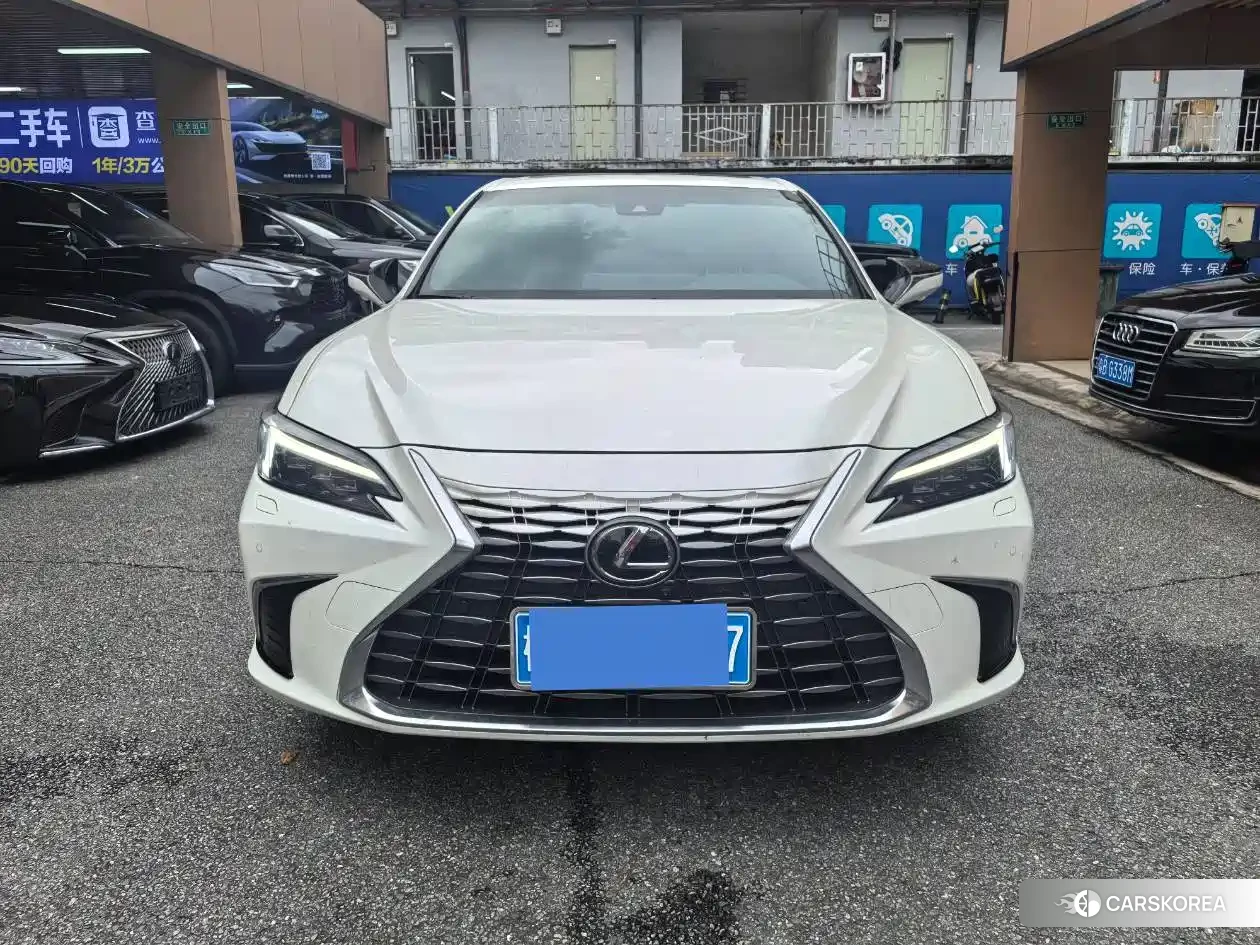 Lexus ES 2025 Белый из Китая, фото 2