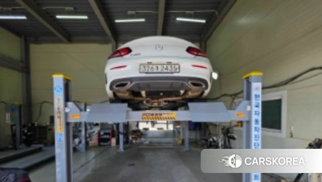 Mercedes-Benz C-Class W205 2020 Белый из Кореи, фото 2