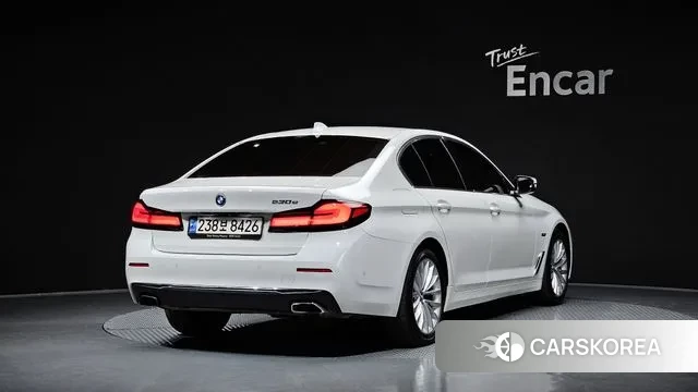 BMW 5 Series (G30) id 3384088 из Кореи 12