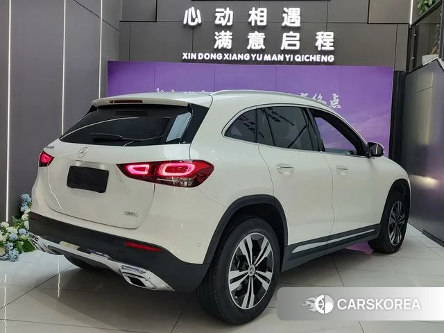 Mercedes-Benz GLA 2021 Белый из Китая, фото 2
