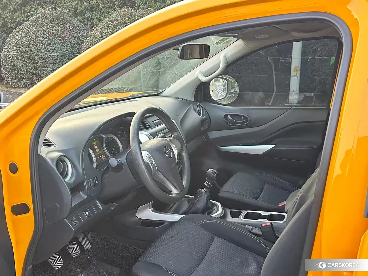 Nissan Navarra 2021 Yellow/orange из Китая, фото 2