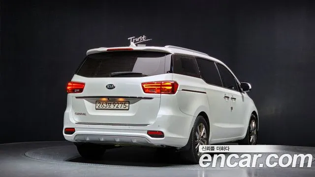 Kia The New Carnival id 2488333 из Кореи 12