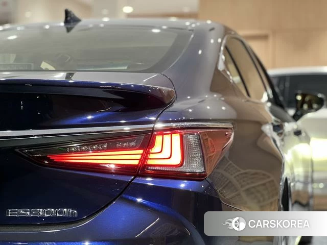 Lexus ES id 4276296 из Китая 9