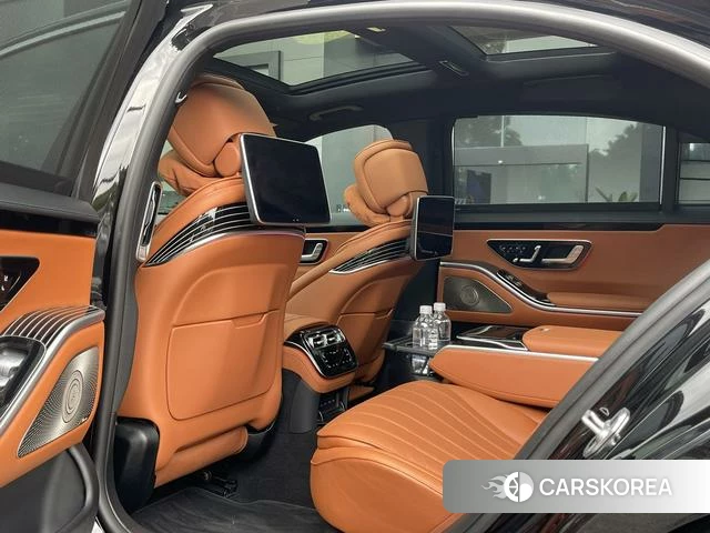 Mercedes-Benz S-class 2024 Черный из Китая, фото 2